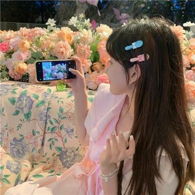 她房间里的云